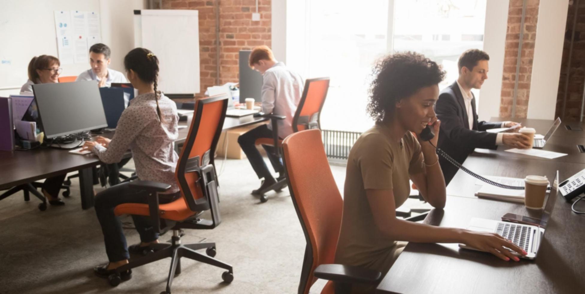 Webinar su budgeting personale con partecipanti che seguono la sessione online